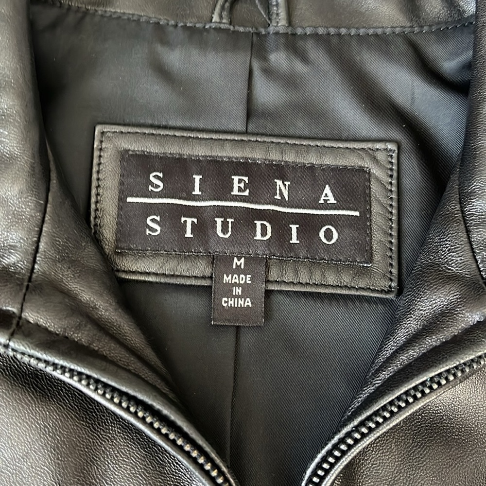 Like new Siena Studio, leather coat, mid length size medium/black - Picture 4 of 9